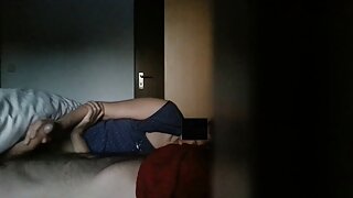 Prsata porno filmovi grupni seks tamnokosa kurva Gianna Michaels jaše i siše veliku kobasicu svog druga